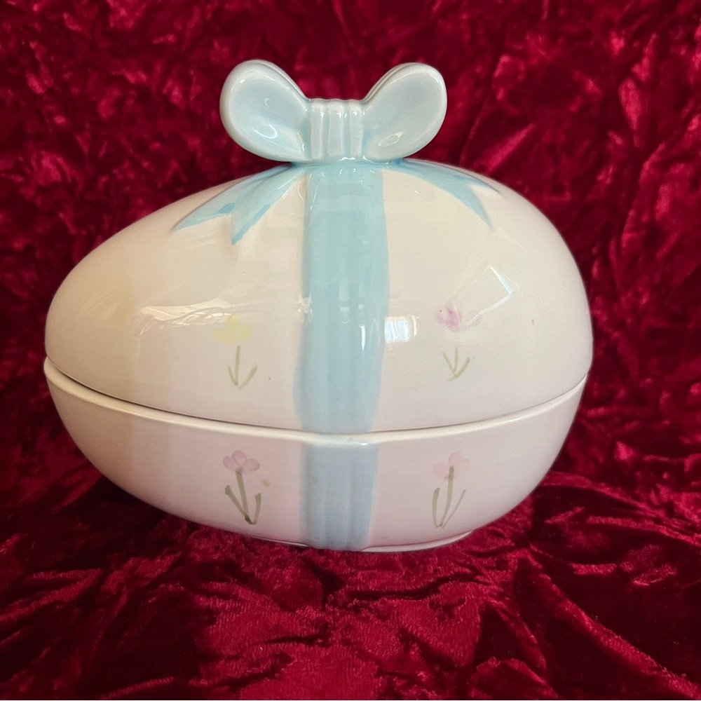 Vintage Porcelain Easter Egg Trinket Box